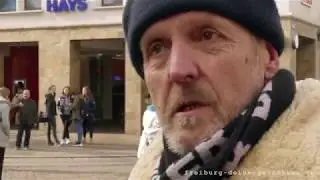Ein Obdachloser in Freiburg: Wie ist er auf der Straße gelandet?