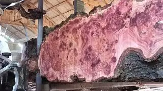 The process of sawing wood has the most beautiful grain ever seen