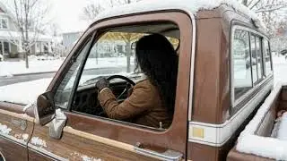 Women bounce&rsquo;s on their car seat  why?