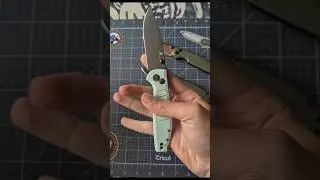 HOW TO REVERSE FLICK A POCKET KNIFE ! Featuring the Bestechman Goodboy  #edc #knife #flick #tricks
