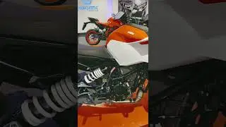 Duke 250 orange white 2024 model