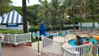 Pelican Grand Beach resort O2K pool bar