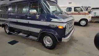 1989 Chevy G20 Turtle Top 170 weekender class B Camper Van.