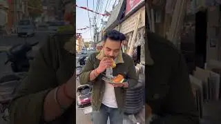 Jammu&rsquo;s Famous Veg Burger  | Indian Street Food #shorts #foodvideo #streetfood