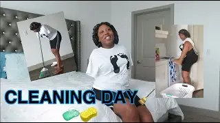 CLEANING UP WITH MY FEET!🧼🧹🦶🏾