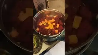 MIX BOILED VEGGIE AND PEPPER AND SALT WITH BUTTER TOSE #short