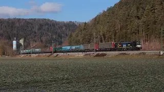 Drei Unternehmen auf einer Lok! -BLS/Crossrail/Beacon 193 712 bringt ihren KV Zug Richtung Schweiz.