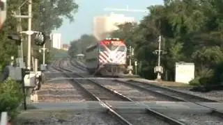 Metra Train Stops at Evanston with an F40PH-2