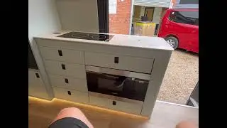 Вдохновляет. VW Crafter 4motion со спальным местом в откидной крыше Atek, оставляющей много места...