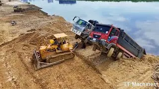 Impressively technique Skills Recovery Heavy Dump Trucks Back Unload Stuck In Deep Water