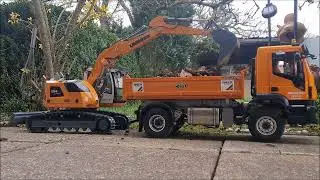 Liebherr 914 compact und IVECO Trakker