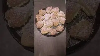 Дрожжевые сердечки со сливками