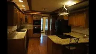 golf course home in 40175