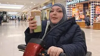 FOODIE BEAUTY GOES TO MALL FOR FOOD AND ALMOST GETS RUN OVER