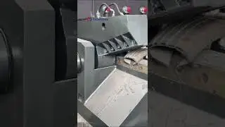 Cutting Tires: Hydraulic Alligator Shear in Action! Metal Cutting Machine