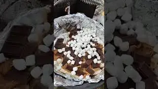 THE BEST CAMPFIRE TREAT!  #poormanscomfortfood #camping #campfire #smores