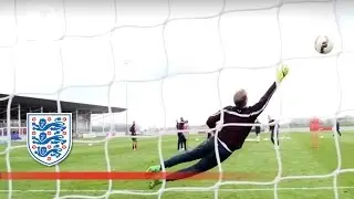 Rooney, Welbeck & Kane try to beat Hart | Inside Training