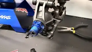 Unbox & montage av Traxxas Drivaxel St&aring;l Maxx/Maxx Slash, art: 8950X & F&auml;lgnav 17mm art: 8654.