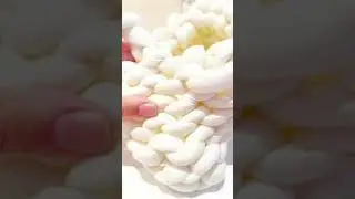 Comparing still yarn and fluffy yarn #shorts#cupcakequeen#croch