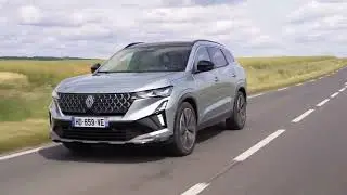 Renault Espace full hybrid E-Tech Iconic in Baltic Blue Grey Driving Video