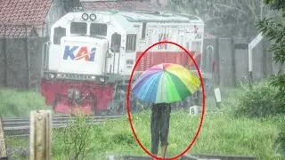 KUMPULAN KERETA MENERJANG BADAI BESAR ! TETAP ASYIK HUNTING WALAUPUN BASAH KUYUP !
