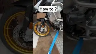 Как закрепить мотоцикл в фургоне #шорты #bmwr1250gs #howto #short