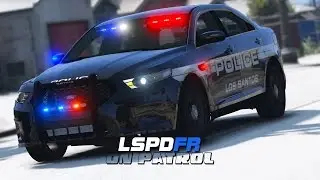 LSPDFR - Day 222 - Snow in Los Santos!
