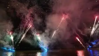 Fogo de Artifício do Ano Novo 2026 no Oriente