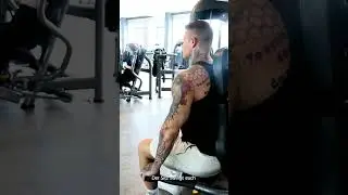 EASYFITNESS: So machst du Dips am Ger&auml;t