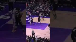 Stephen Curry lighting the kings up from 3 early