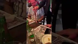 CLOSE UP MAGIC in Miami Beach Restaurants (Roger RuizMagic)