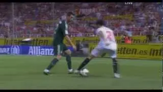 Cicinho vs Cristiano Ronaldo.
