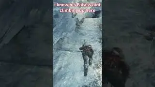 IDK how his Fatass can Climb this Mountain #tombraider #shorts #riseofthetombraider