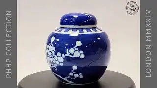 PRUNUS ICE CRACK BLUE & WHITE CHINESE PORCELAIN JAR WITH LID