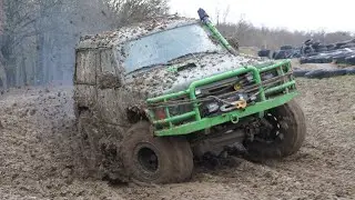 4x4 Off road areál Skládka Silvester 2021. Nissan Patrol Y60, Y61, Mitsubishi, Suzuki Samurai (4K).