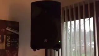 Mackie thump 12