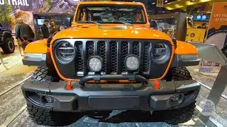 2020 Jeep Gladiator Gravity - Exterior and Interior Walkaround - 2020 Auto Show