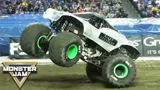 Alien Invasion Driver Bernard Lyght's Sidewall Save Tacoma | Monster Jam