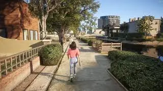 Walking in GTA V Enhanced | RTX 5090 | NVE + CoreFx + Project X - Ray Tracing Max Graphics