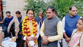 Pujya Sadhvi Arya Pandit ji Ka Swagat Karte Hue Bhakt.