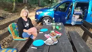 Camperbrotzeit mit neuem Wein im Pf&auml;lzer Wald