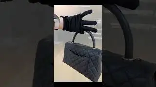 Chanel Medium Caviar Quilted Coco Handle Flap Balck #singapore #chanel