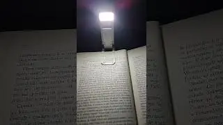 Le cadeau parfait pour lire la nuit 💡📖 #cadeau #lampe #lecture #lampedelecture