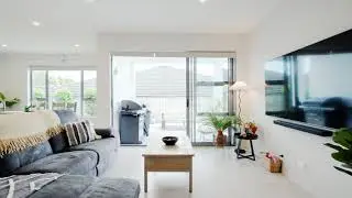 32 Doidge Street Beachlands Auckland  |  SPECIAL AGENTS 003