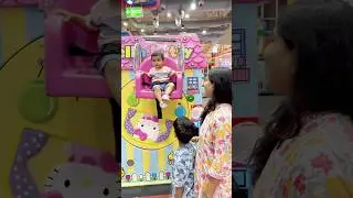 Anant ko hello kitty p jhoolna hai