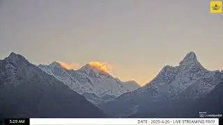 FROM MOONLIGHT TO MORNING: MOUNT EVEREST IN MOTION