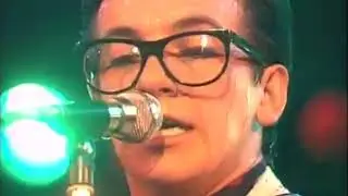 Elvis Costello & the Attractions - Oliver's Army (Live 1979)