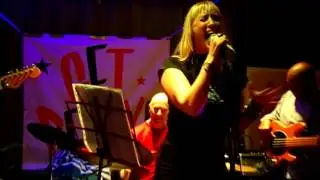 Get Ready With Suzi Chunk Live At The Claude 2016 ''You'd Better Stop'' (7)