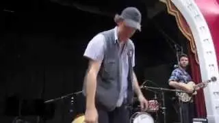 GIG 112 Stompboard Beat With Fists And Bone