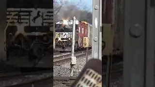 Norfolk Southern 121 in Romulus | #train #railroad #locomotive #ns
